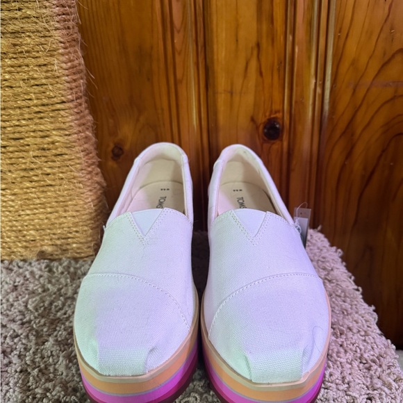 Toms Alpargatas White and Pink Platform Slip-Ons 8.5 - NWT - Picture 4 of 9